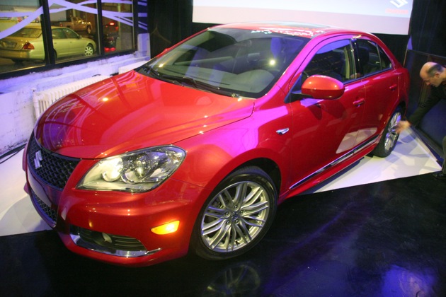 2011-suzuki-kizashi-sport-shows-up-looking-sharp-in-nyc
