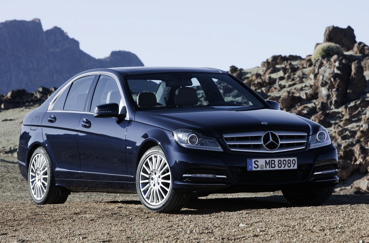 2012_mercedes_benz_c_class_images_012