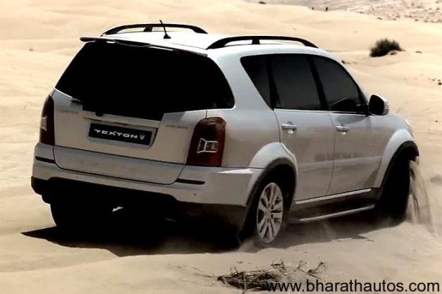 Ssangyong Rexton W front three