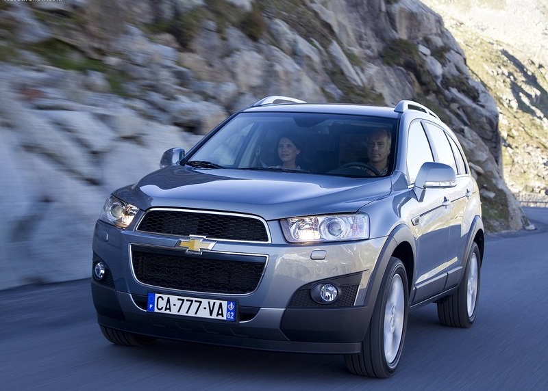 Chevrolet-Captiva_2012_800x600_wallpaper_0a