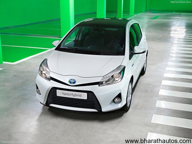 Toyota Yaris Hybrid (2013)