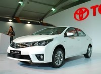 new-toyota-corolla-2014-facelift-india