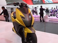tvs-graphite-scooty-zest-2014-auto-expo