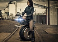 self-balancing-one-wheeled-electric-motorcycle-ryno-india