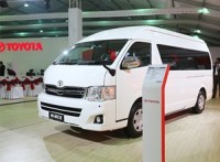 toyota-hiace-passenger-transport-van-gt86-an-entry-level-sportscar