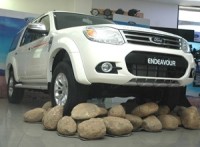 new-2014-ford-endeavour-india