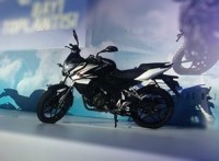 new-2015-bajaj-pulsar-150-facelift-india-launch