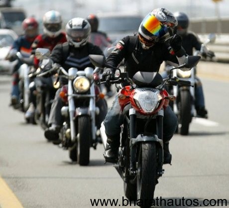 Spied - 2012 Hyosung GT250 Naked version, is this India bound?