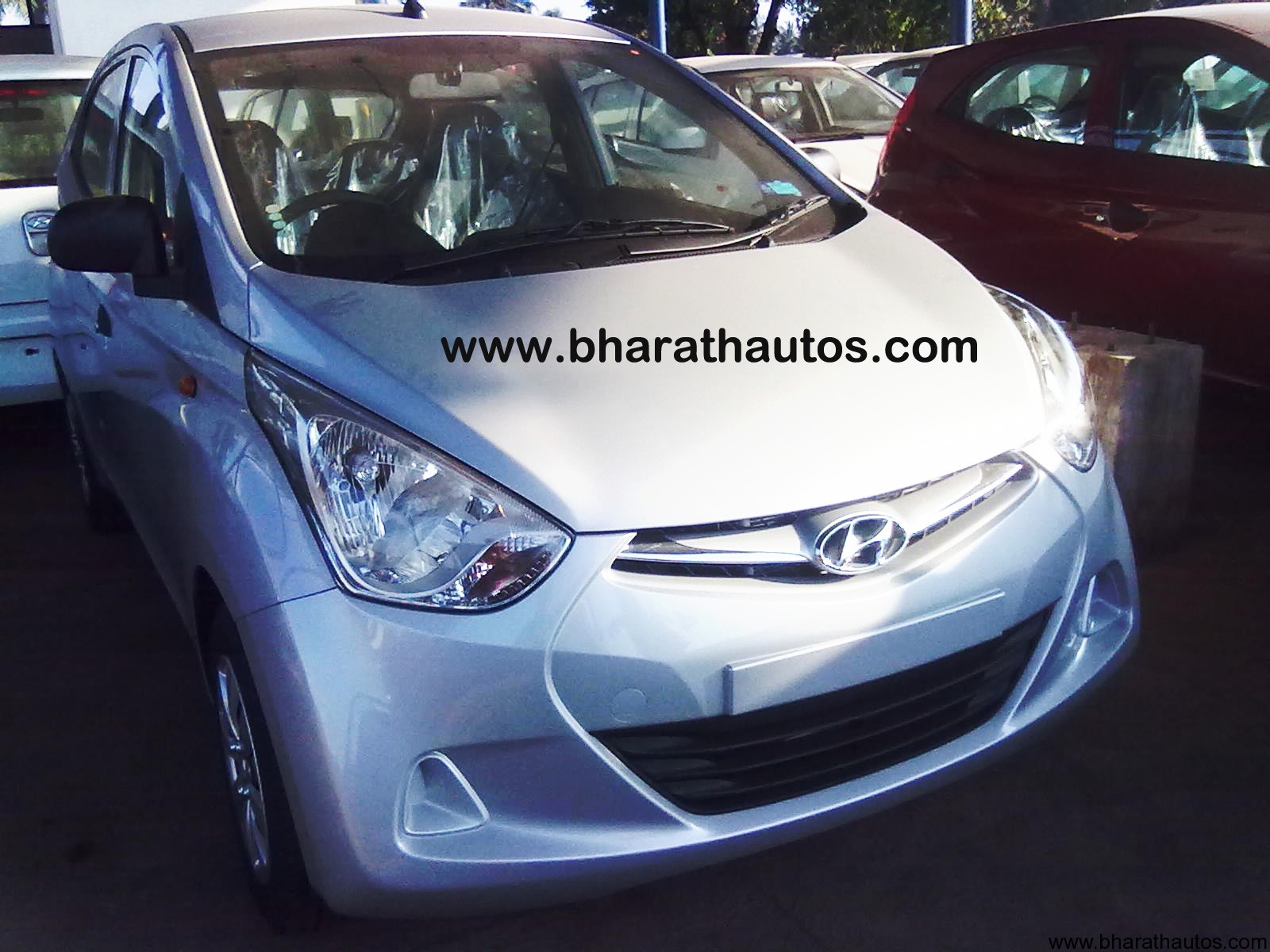 Spied - Hyundai Eon dropped camouflage in Mangalore with complete details