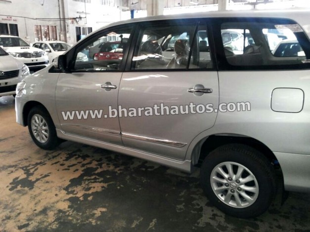 2014-Toyota-Innova-Facelift-Mangalore-SideView
