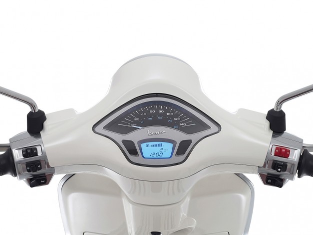 New-Piaggio-Vespa-Primavera-India-Instrument-Console