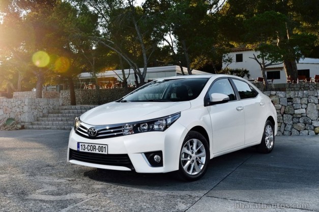 2014-Toyota-Corolla-Altis-India