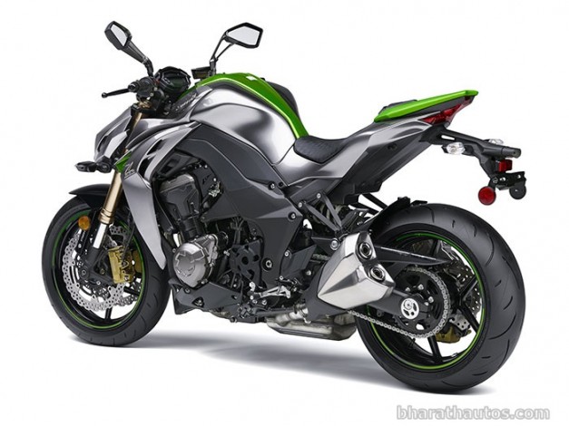 2014-kawasaki-z1000-abs-india-rear-view