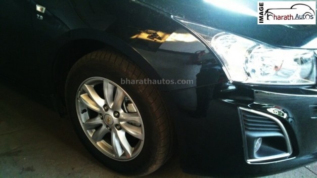 new-2014-chevrolet-cruze-black-india-alloy-wheels