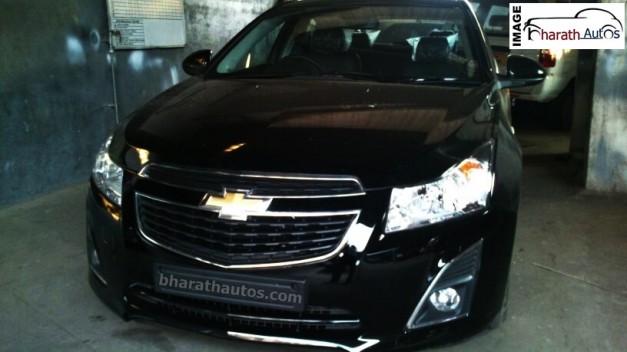 new-2014-chevrolet-cruze-black-india-front-grille