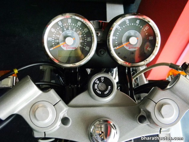 royal-enfield-continental-gt535-cafe-racer-bangalore-instrument-cluster