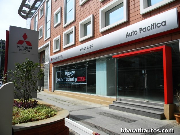 triumph-motorcycle-first-India-showroom-bengaluru-dealership-bangalore