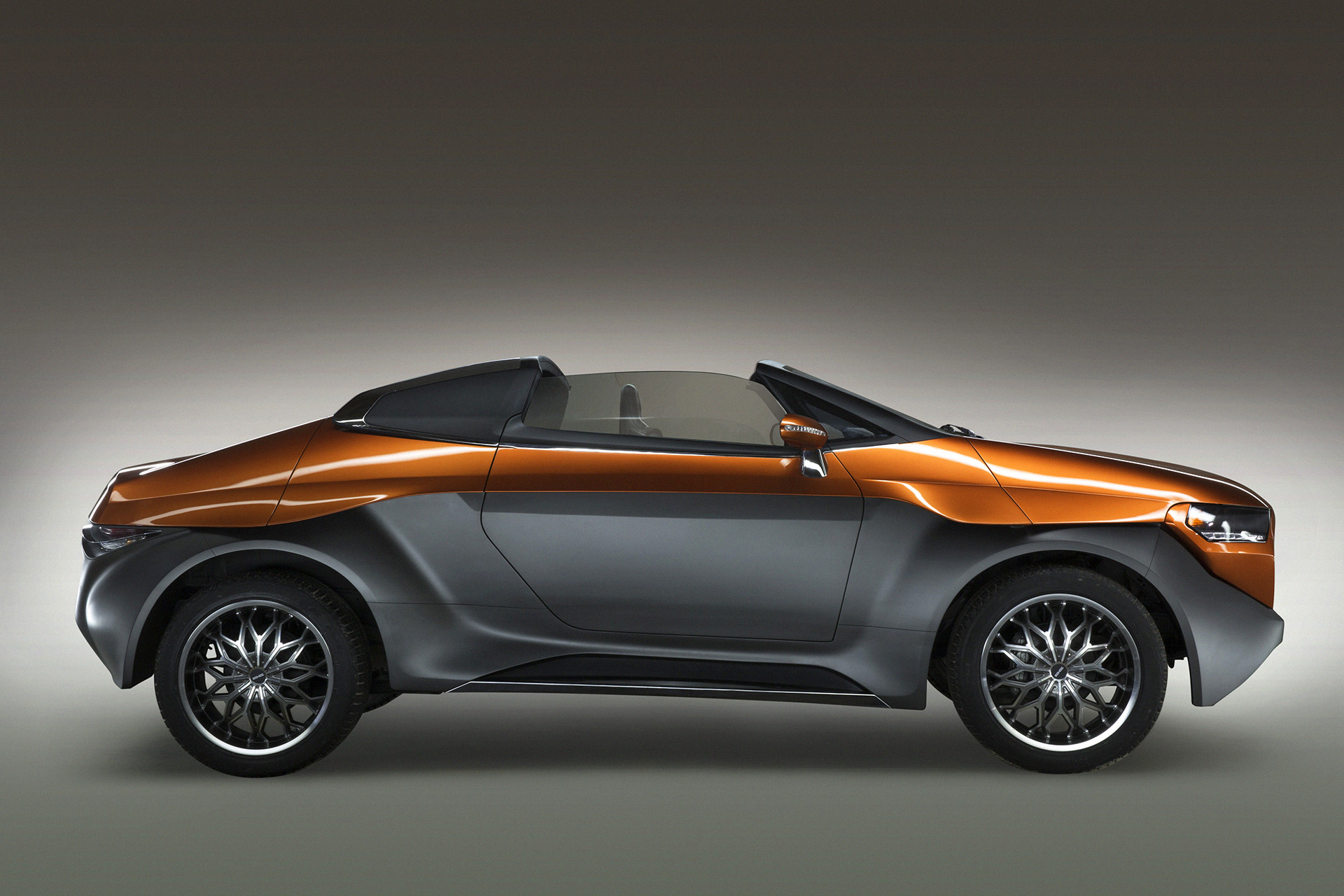2014 Auto Expo  DC Design unveils Eleron SUV \u0026 Tia 2seater city car
