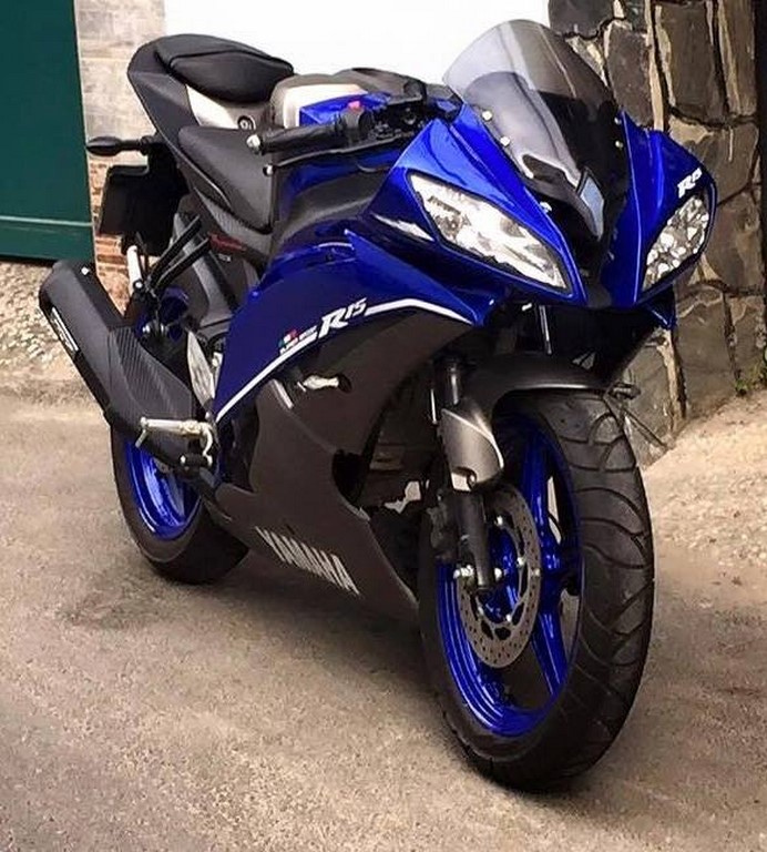 Yamaha R15 gets modified to R6 looks quite the mean machine