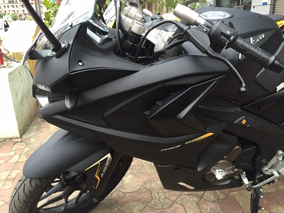 Bajaj Pulsar Rs0 With Custom Exterior Finish Package Cost Rs 15 000 Extra