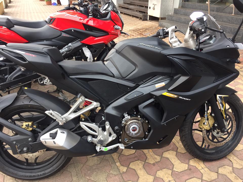 Bajaj Pulsar Rs0 With Custom Exterior Finish Package Cost Rs 15 000 Extra