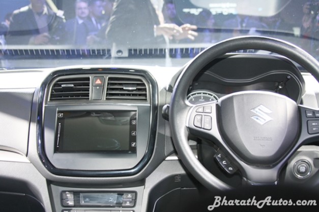 maruti-vitara-brezza-interior-inside-pictures-photos-images-snaps