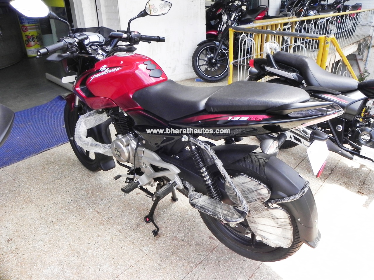 Pulsar 150 New Model 2017 Price