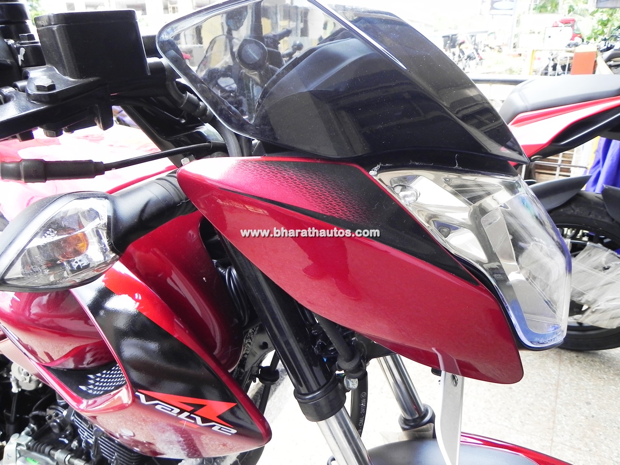 pulsar 135 headlight cover price