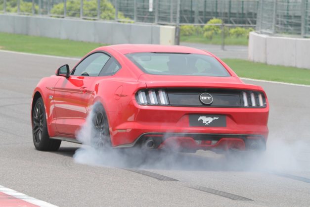 Ford Mustang GT makes its official debut in India – 5.0L V8 401hp, Rs