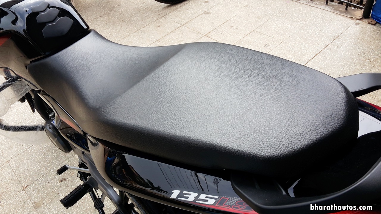 pulsar 135 ls seat cover