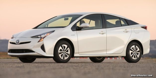 2017-toyota-prius-hybrid-india-front-pictures-photos-images-snaps-video