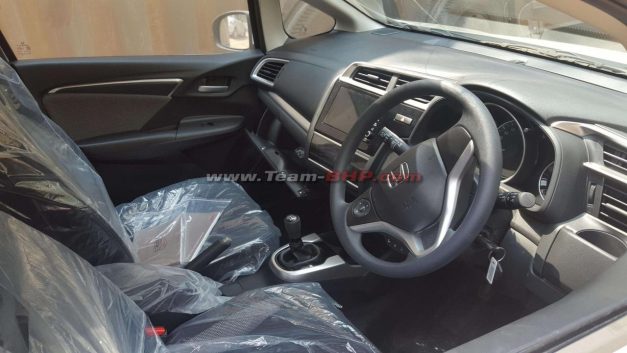honda-wr-v-vx-india-white-interior-inside-pictures-photos-images-snaps
