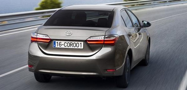 toyota corolla altis facelift now on sale from rs 15 87 lakh