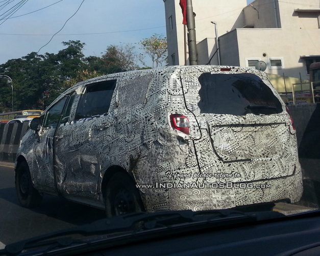 mahindra-u321-mpv-innova-hexa-rival-rear-back-pictures-photos-images-snaps-video-gallery