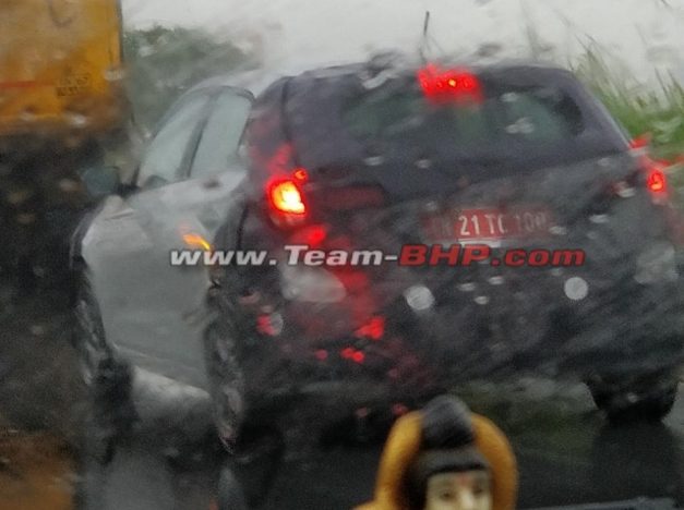 2018-hyundai-elite-i20-facelited-spied-picture-photo-image-snap