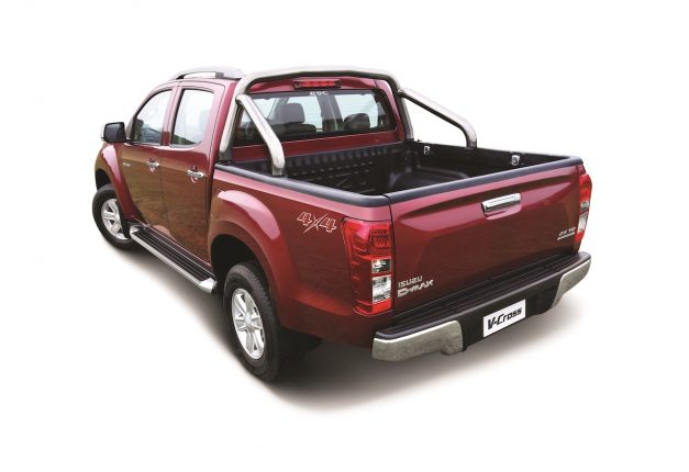 2018-isuzu-d-max-v-cross- india-rear-back-pictures-photos-images-snaps