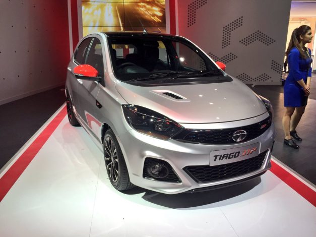 tata-tiago-jtp-front-side-2018-auto-expo-india-pictures-photos-images-snaps-gallery