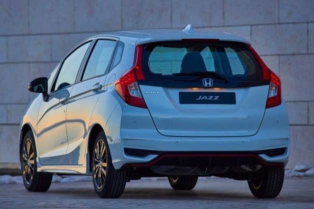 2018-honda-jazz-facelift-rear-back-india-pictures-photos-images-snaps-gallery