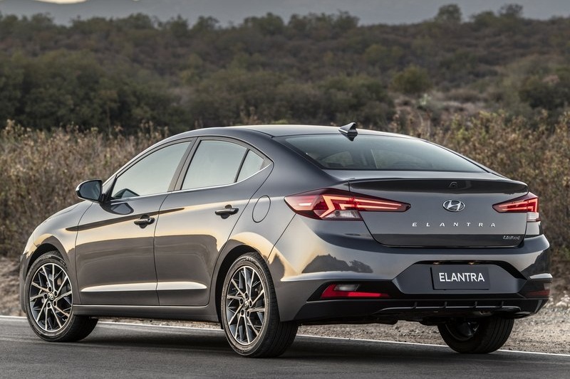 2019 Hyundai Elantra Facelift Rear Back India Pictures