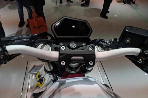 benelli-tnt302s-instrument-cluster-features-equipments-india-pictures-photos-images-snaps-gallery
