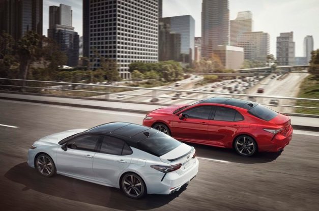 next-gen-2019-toyota-camry-rear-side-back-india-pictures-photos-images-snaps-gallery