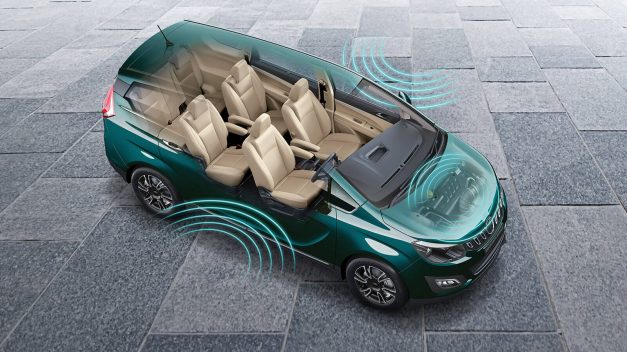 2018-mahindra-marazzo-mpv-cabin-inside-india-pictures-photos-images-snaps-gallery