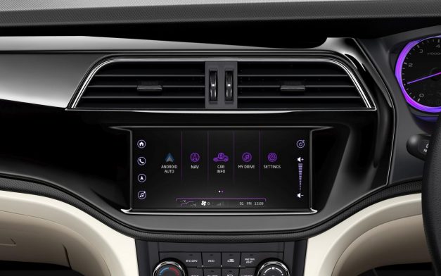 2018-mahindra-marazzo-mpv-touch-screen-infotainment-system-haptics-capsense technology-india-pictures-photos-images-snaps-gallery