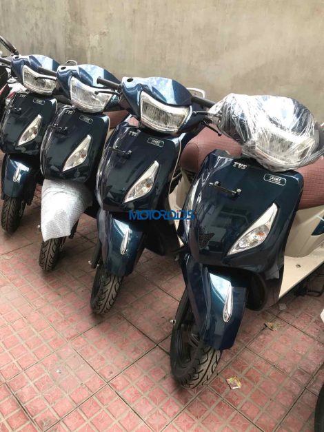 2018-tvs-jupiter-grande-edition-bluish-green-new-color-pictures-photos-images-snaps-gallery