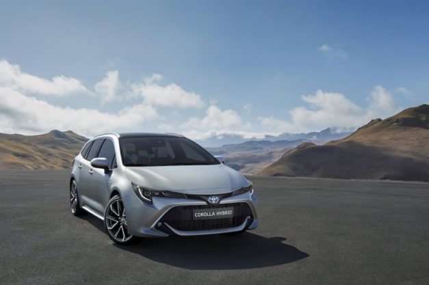 2019-toyota-corolla-touring-india-pictures-photos-images-snaps-gallery