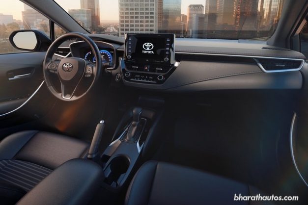 2020-toyota-corolla-altis-sedan-dashboard-interior=india-pictures-photos-images-snaps-gallery