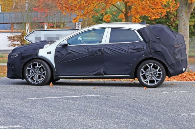kia-ceed-based-crossover-suv-side-profile-pictures-photos-images-snaps-gallery