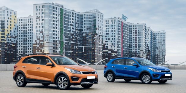 2021-kia-crossover-hatchback-india-third-product-front-side-pictures-photos-images-snaps-gallery