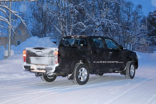 next-generation-isuzu-d-max-v-cross-next-gen-spied-pictures-photos-images-snaps-gallery