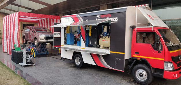 service-express-car-service-now-at-customers-doorstep-home-servicing